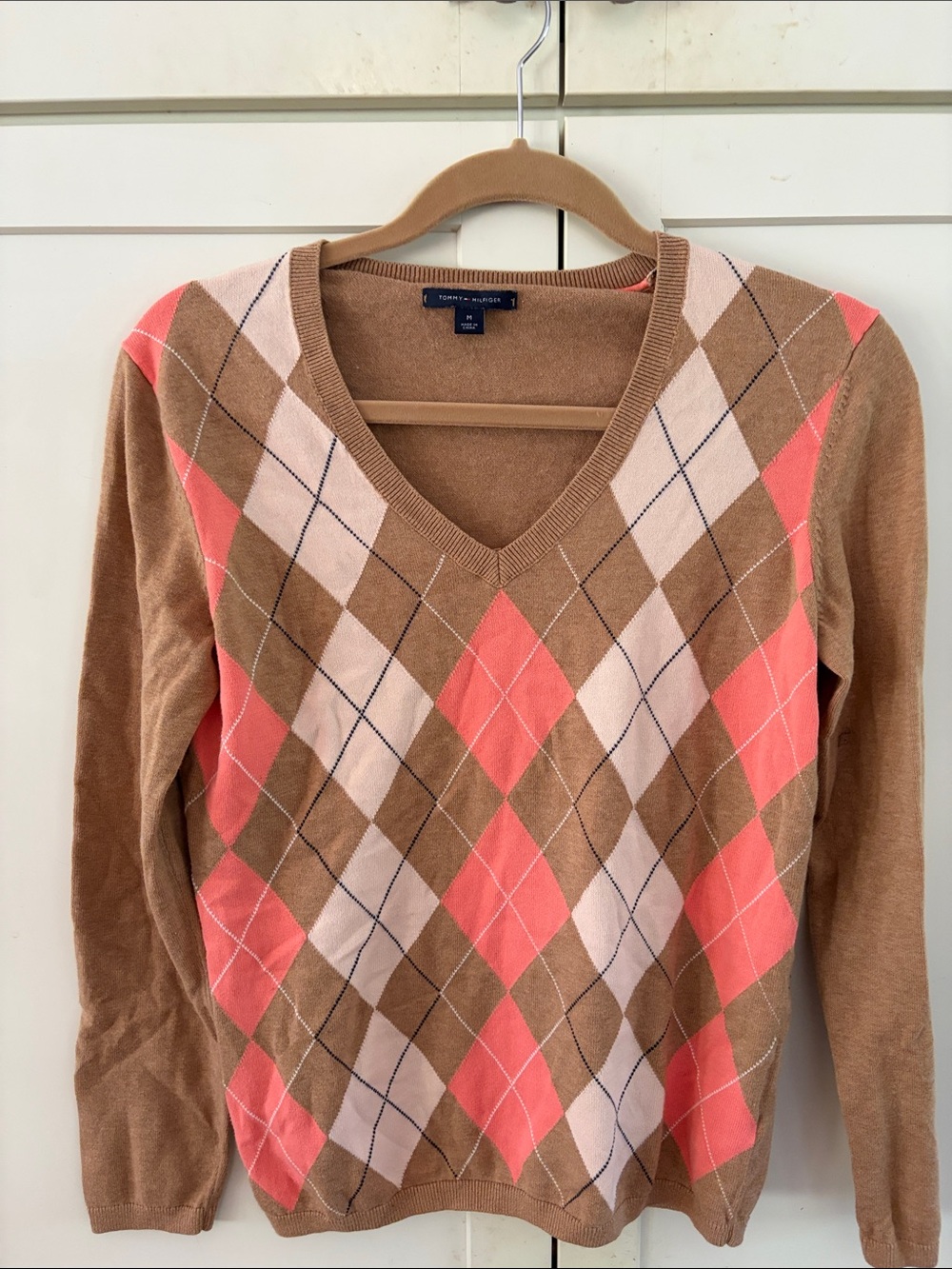 Tommy Hilfiger Women's Camel V-Neck Argyle Sweater with Coral & Cream; M